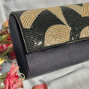 Dazzling Black Box Clutch: The Perfect Accessory for Parties and Weddings