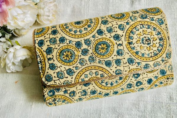 CLUTCHCRAFT BAGS NEAR ME